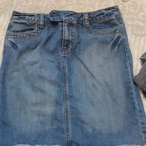 Old Navy Brand-Denim Skirt-Sz 4-EUC-100% Cotton